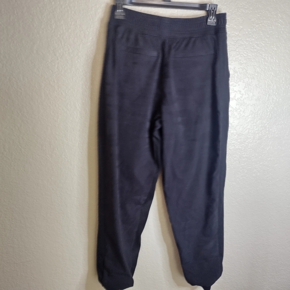 ATHLETA Lined Jogger in Black Camo Sz 4 - Picture 7 of 10